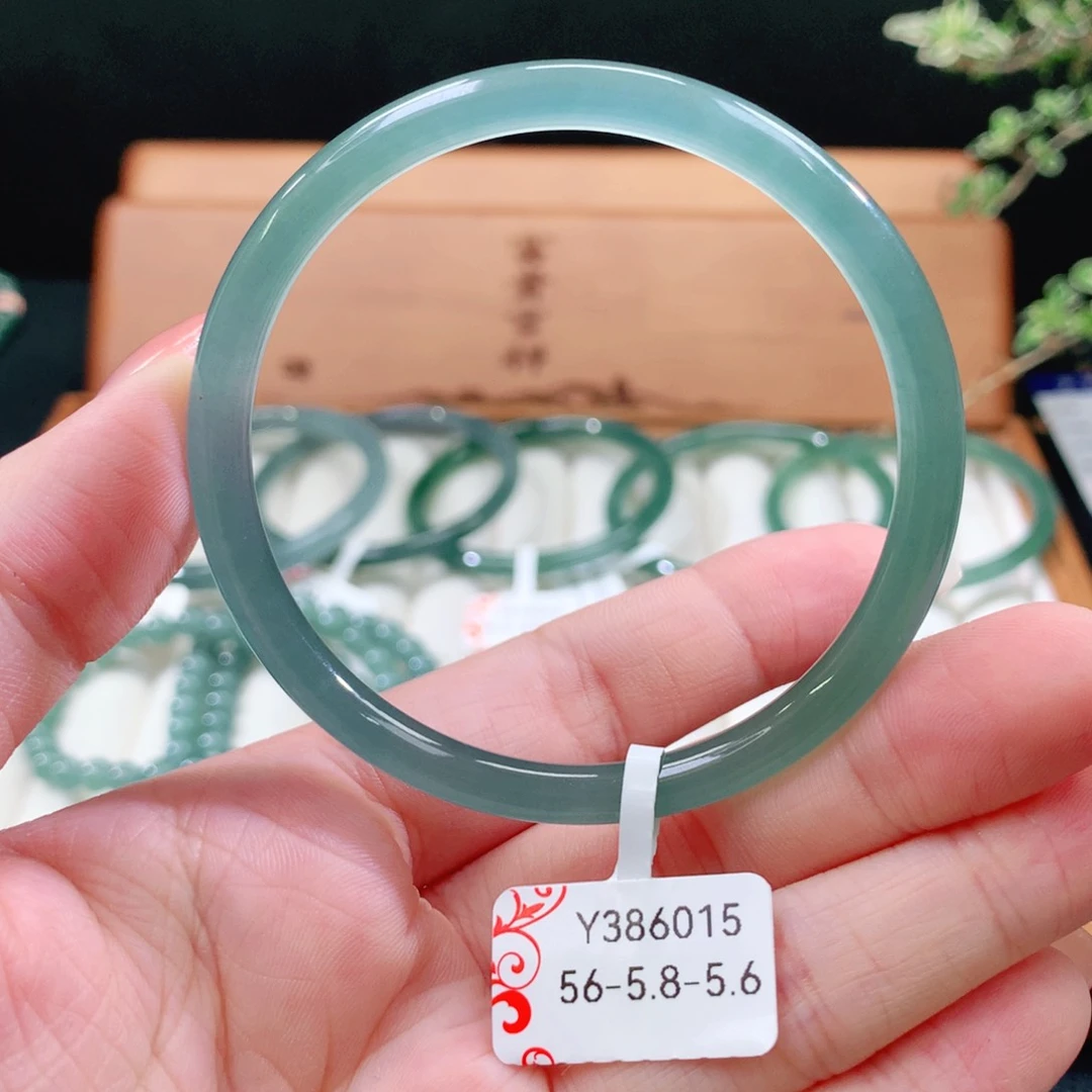 翡翠未镶嵌手镯天然
