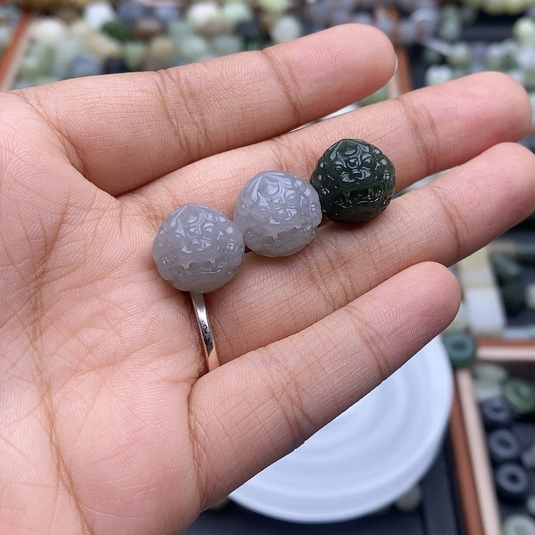 唐***姐和田玉未镶嵌珠宝半成品