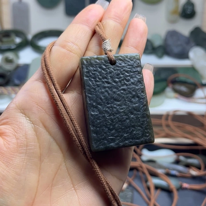 和田玉（糖玉）未镶嵌颈饰