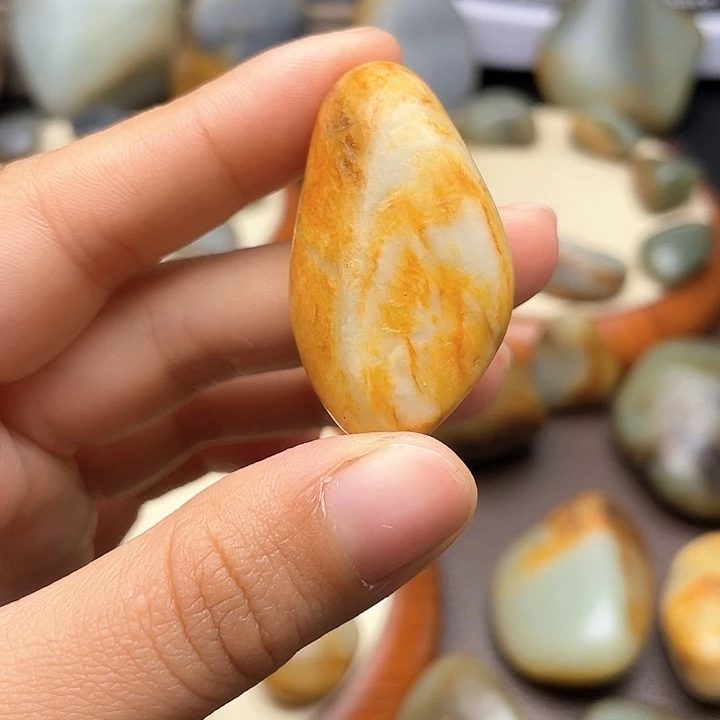 和田玉未镶嵌颈饰14