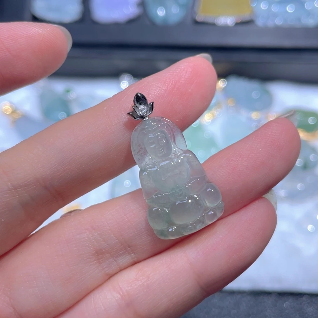 翡翠18K金镶嵌颈饰翡翠