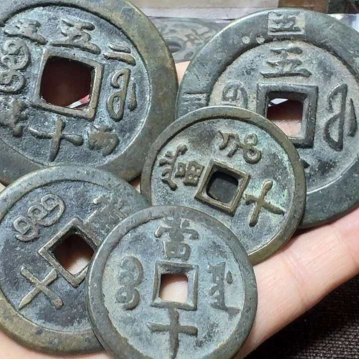 一***乐铜现代工艺品花钱