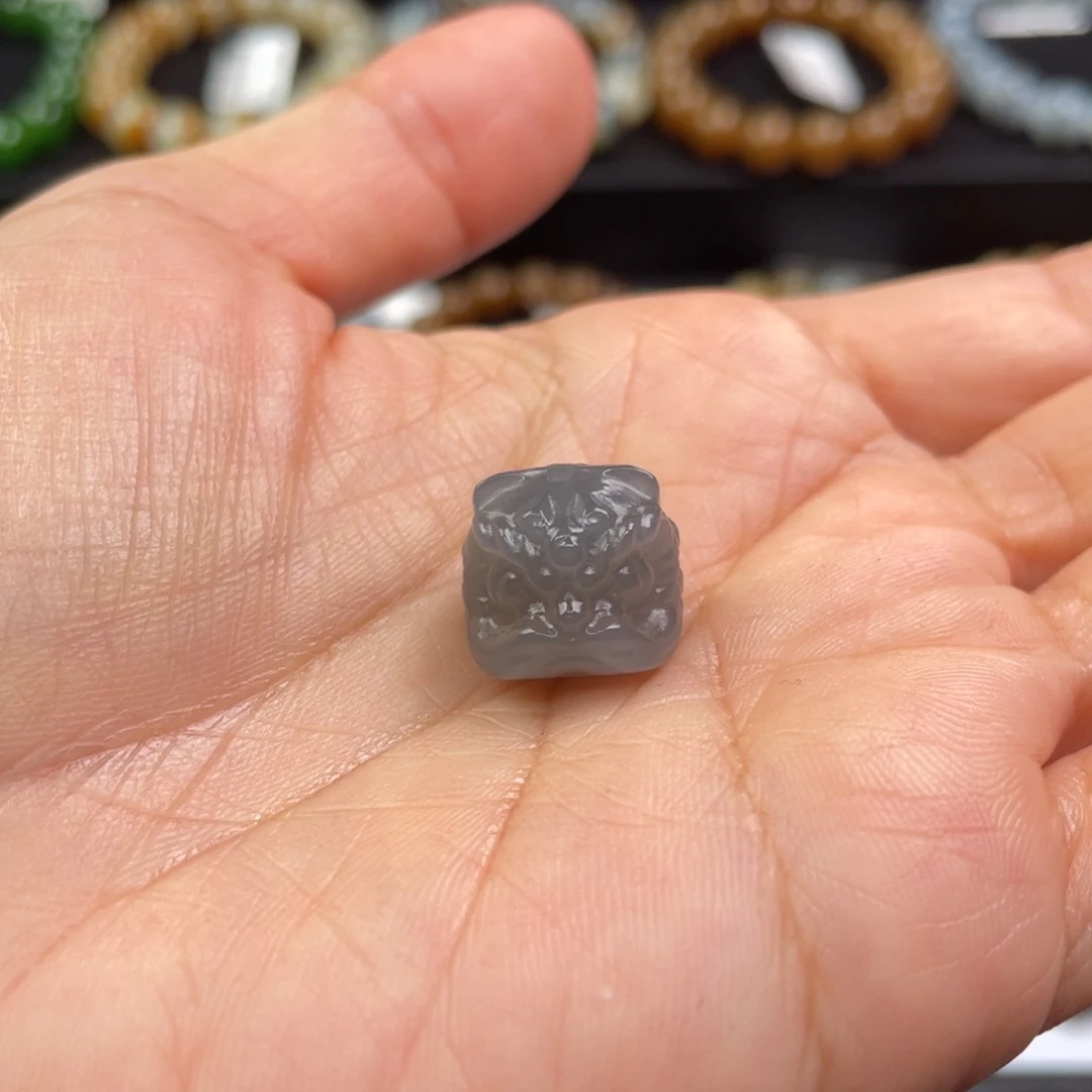 未镶嵌手链和田玉微*