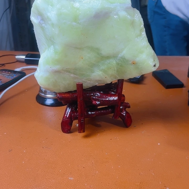 蛇纹石玉原石未镶嵌自**路7