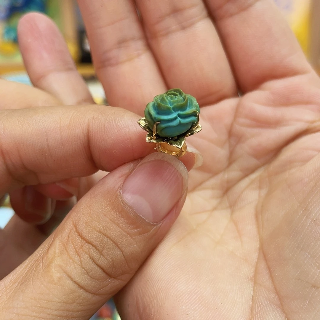 18K金镶嵌绿松石吊坠(不含链)