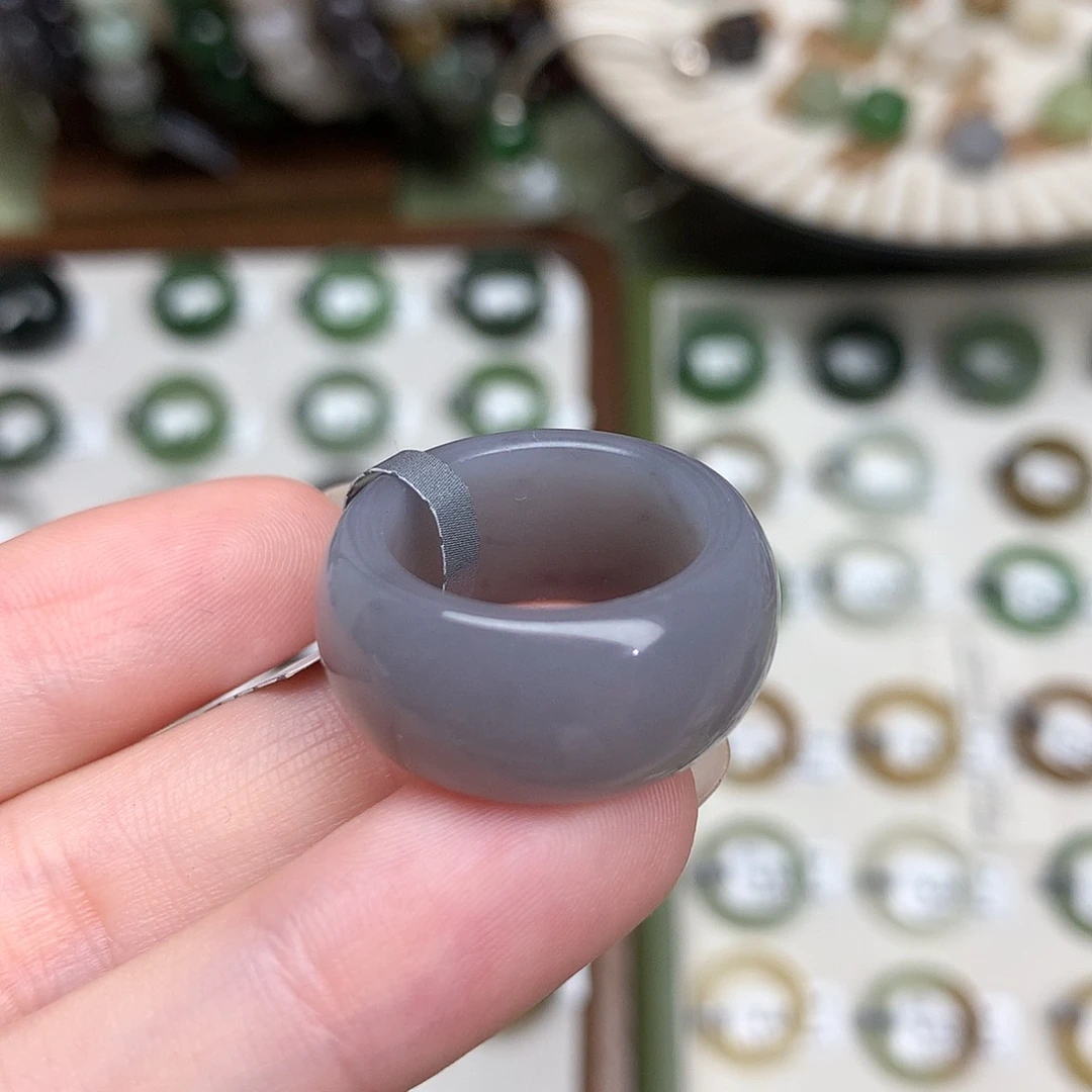 未镶嵌戒指和田玉