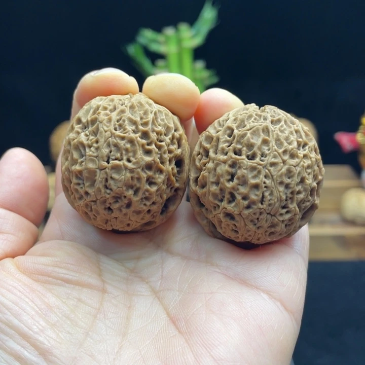 文玩核桃把件云南铁核桃39