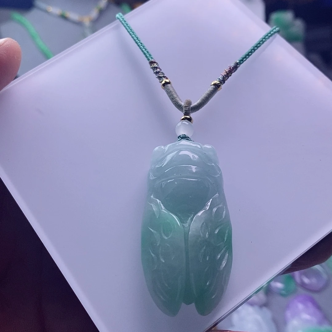 翡翠未镶嵌吊坠(赠链)