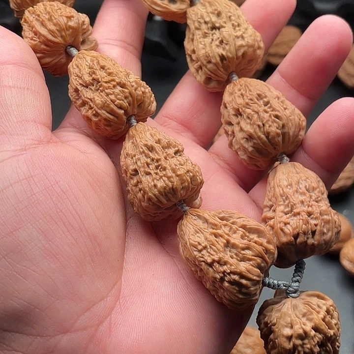 ****儿文玩核桃吊坠8南疆石