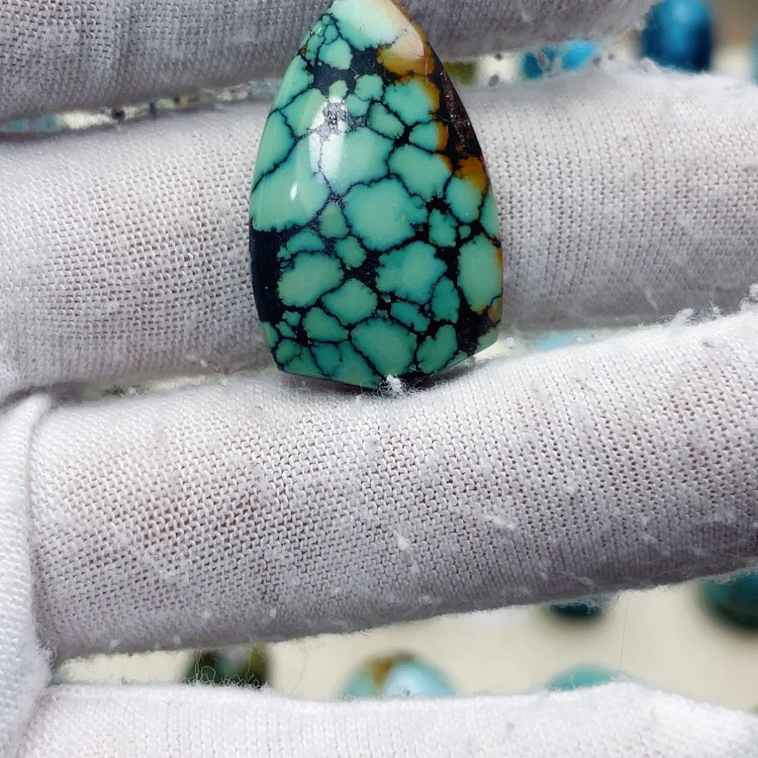 绿松石未镶嵌饰品