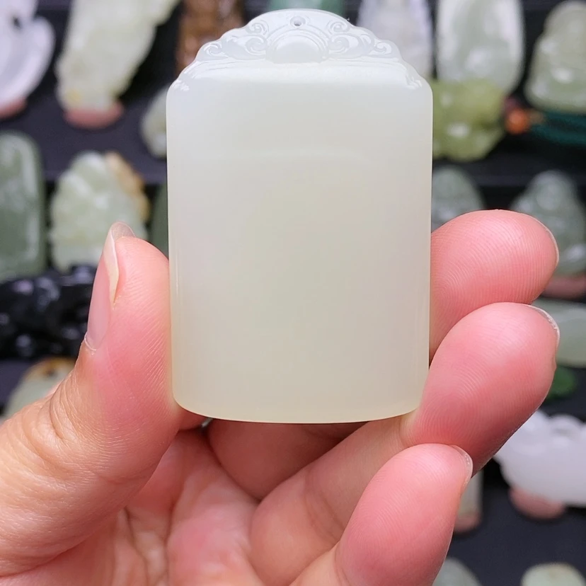 【闪购商品】和田玉挂件未镶嵌博**斯