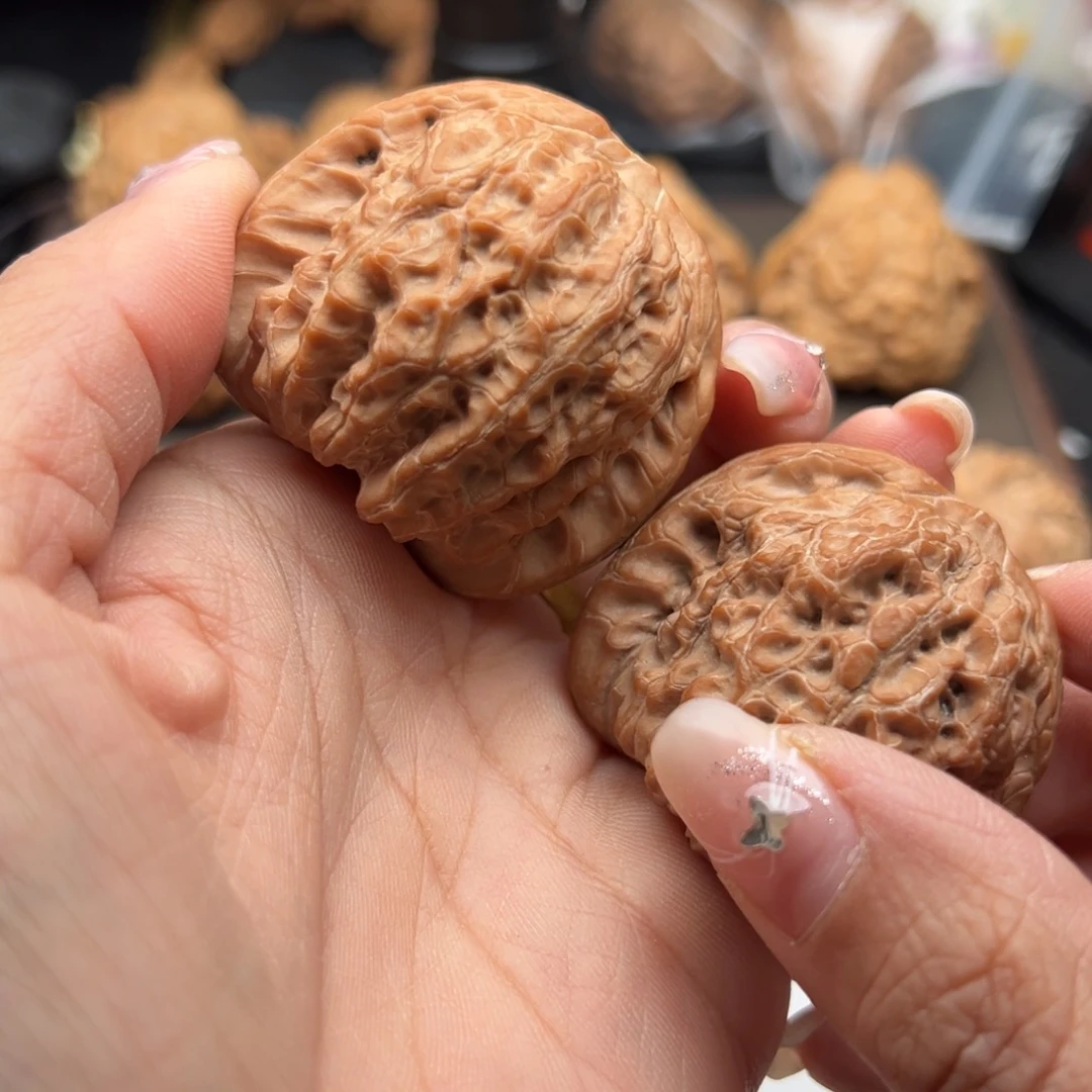 文玩核桃把件大***8血麒麟