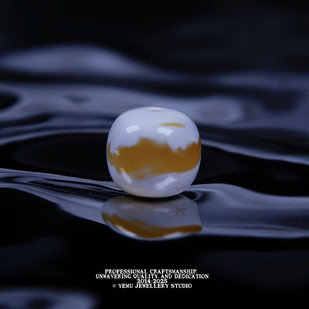 Y18(9.3mm)9毫米金漆白溶洞老型配珠 微皮纹 天然俄料琥珀蜜蜡