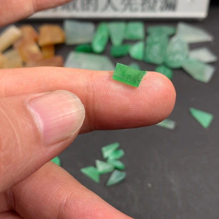 定制翡翠未镶嵌材料定制