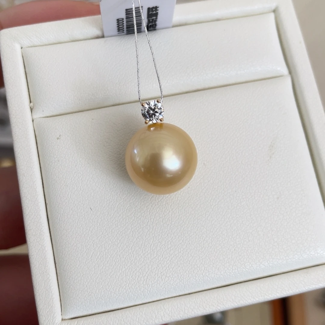 18K金镶嵌海水珍珠颈饰13.5mm