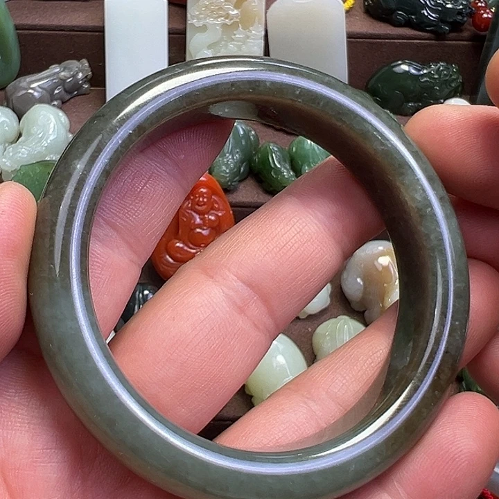 和田玉（糖玉）未镶嵌手镯