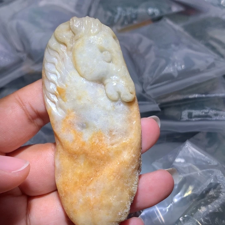 翡翠未镶嵌颈饰保真天然A货翡翠