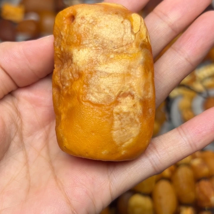 琥珀未镶嵌裸石天然蜜蜡