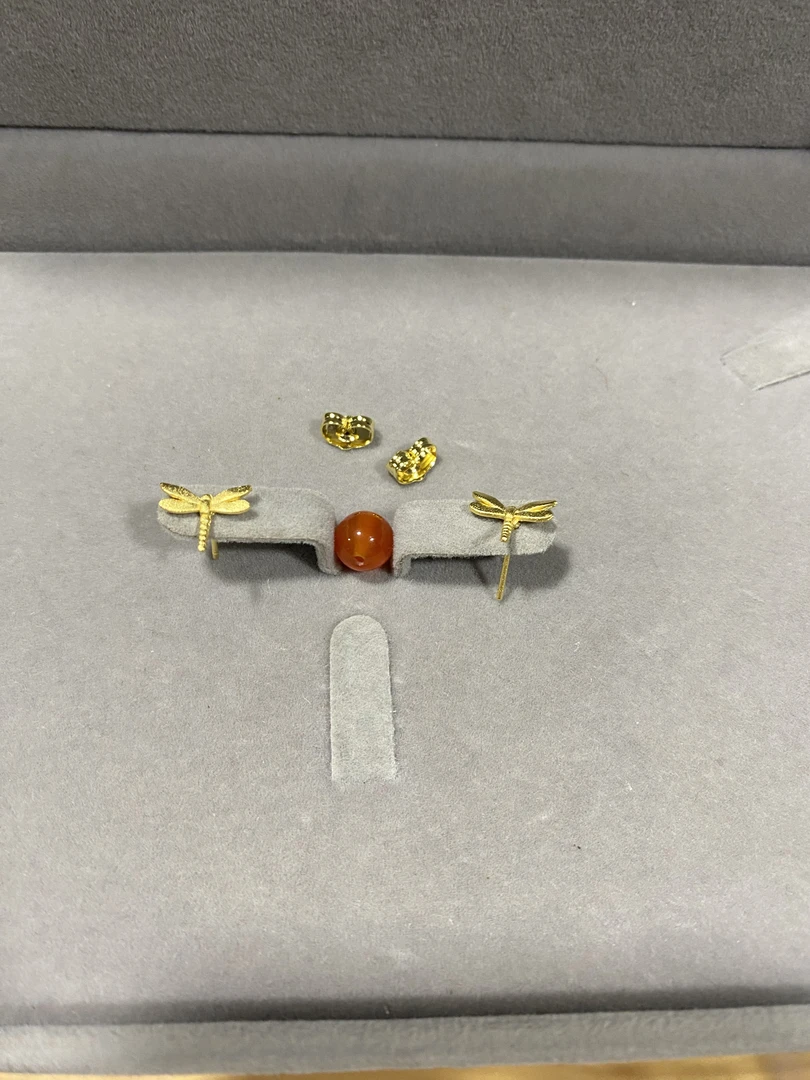 A704阿文专属金色精工蜻蜓耳钉 玛瑙珠 渡金 饰品多样性发货