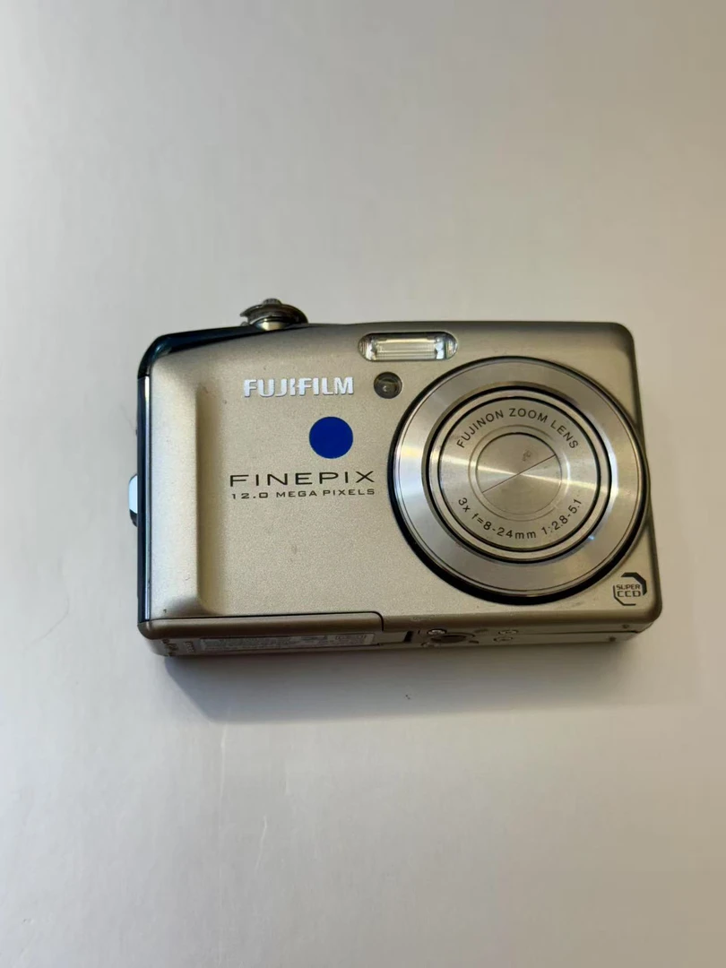 9新 Fujifilm/富士 富士f50 数码相机 no质量问题no退换