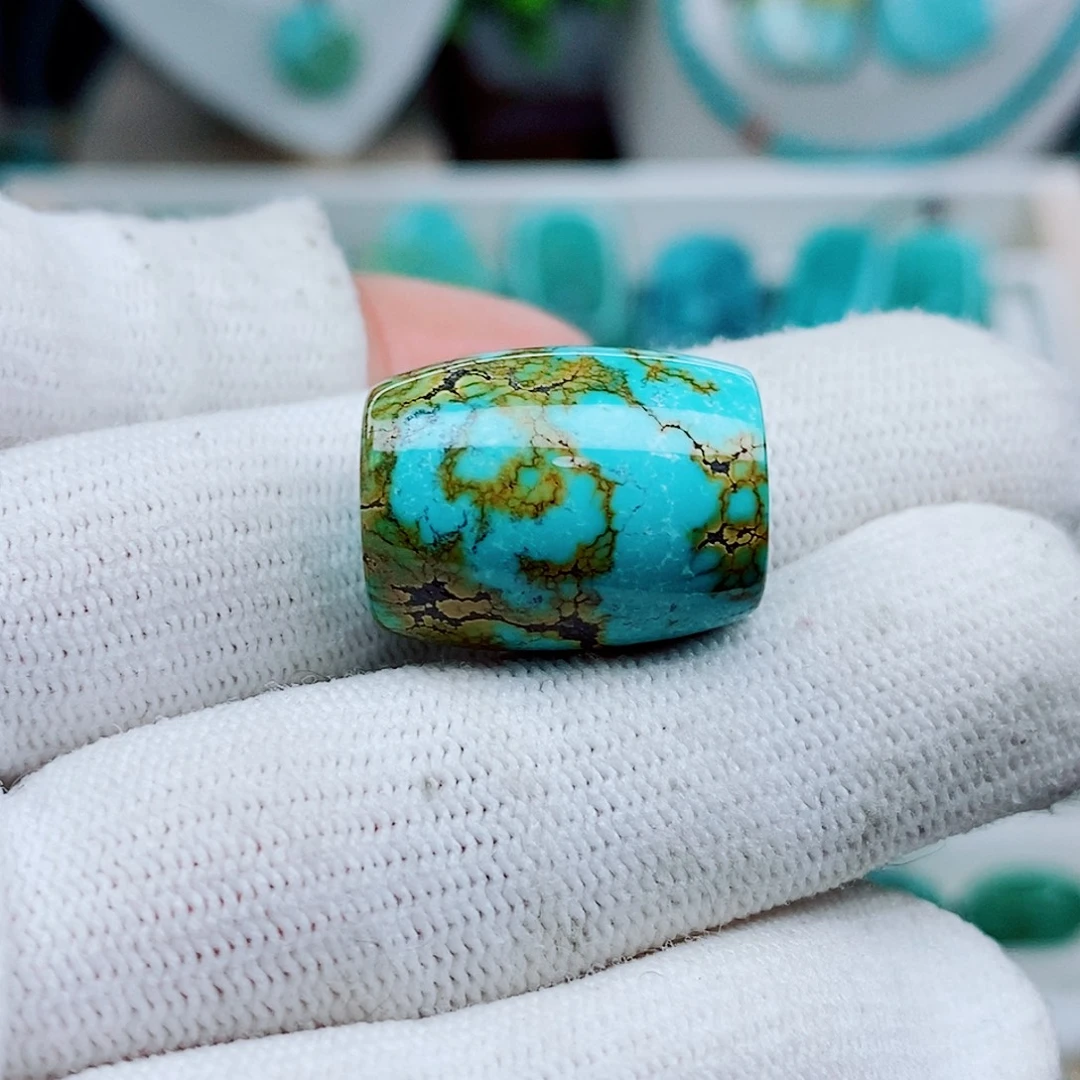 绿松石未镶嵌颈饰