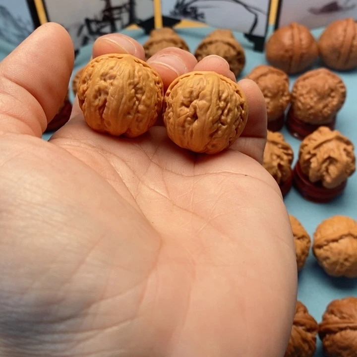 文玩核桃把件精品文玩手捻粗筋肉包元