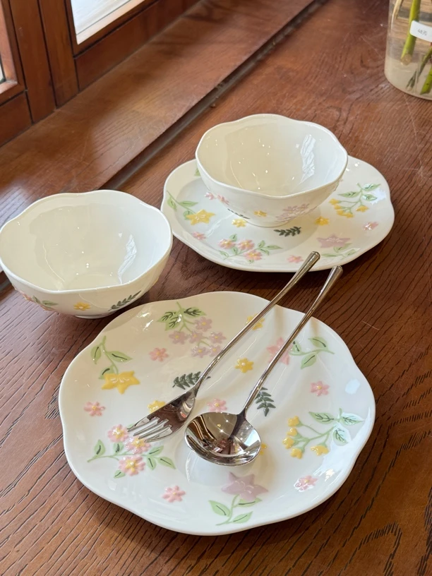 大美陶瓷|浮雕小花高颜值釉下彩复古早餐精致甜品饭盘家用米饭碗