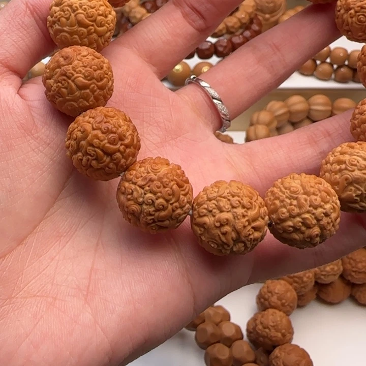 蓝***聪吊坠猴头核桃二等双面唐狮微瑕款