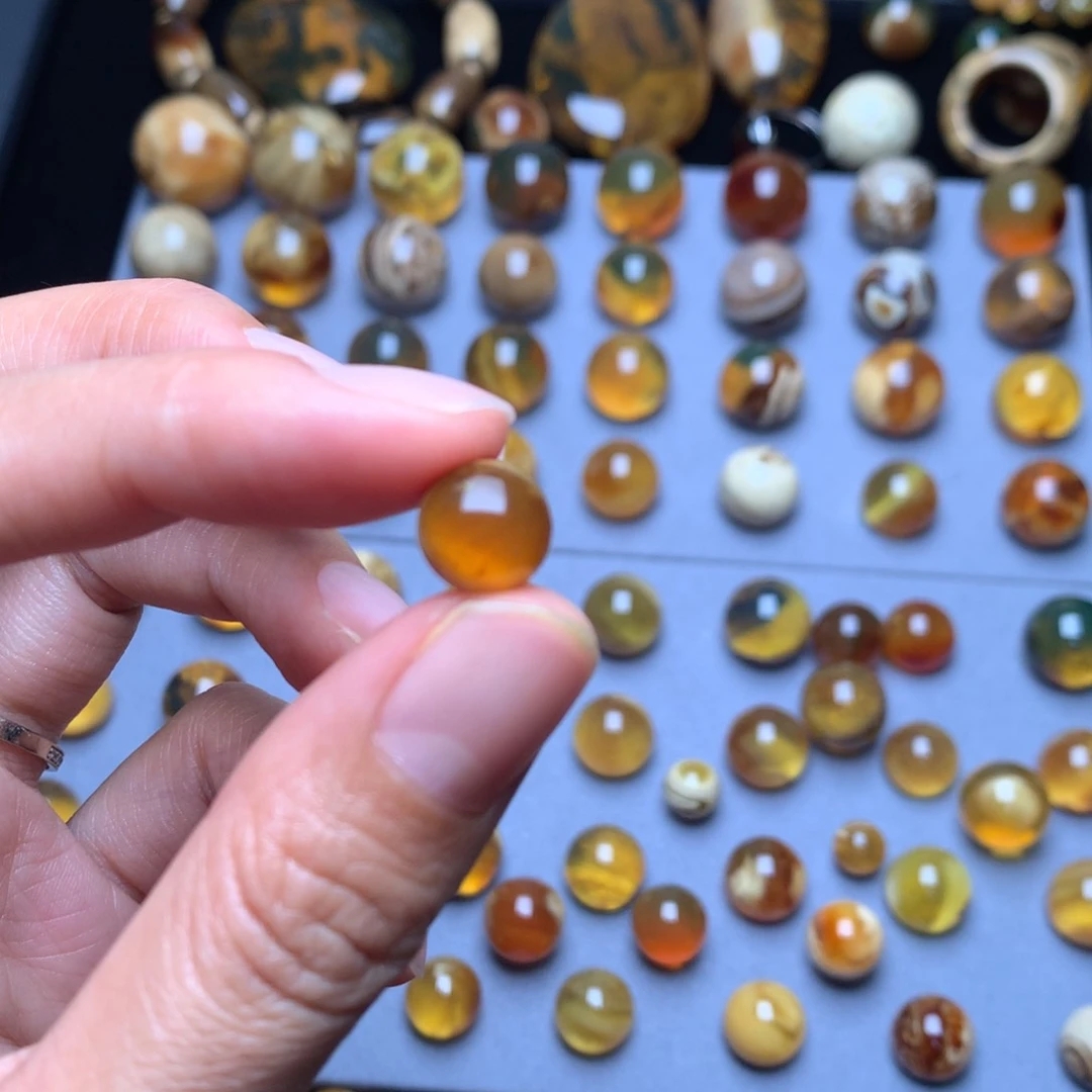 琥珀珠宝奇石未镶嵌