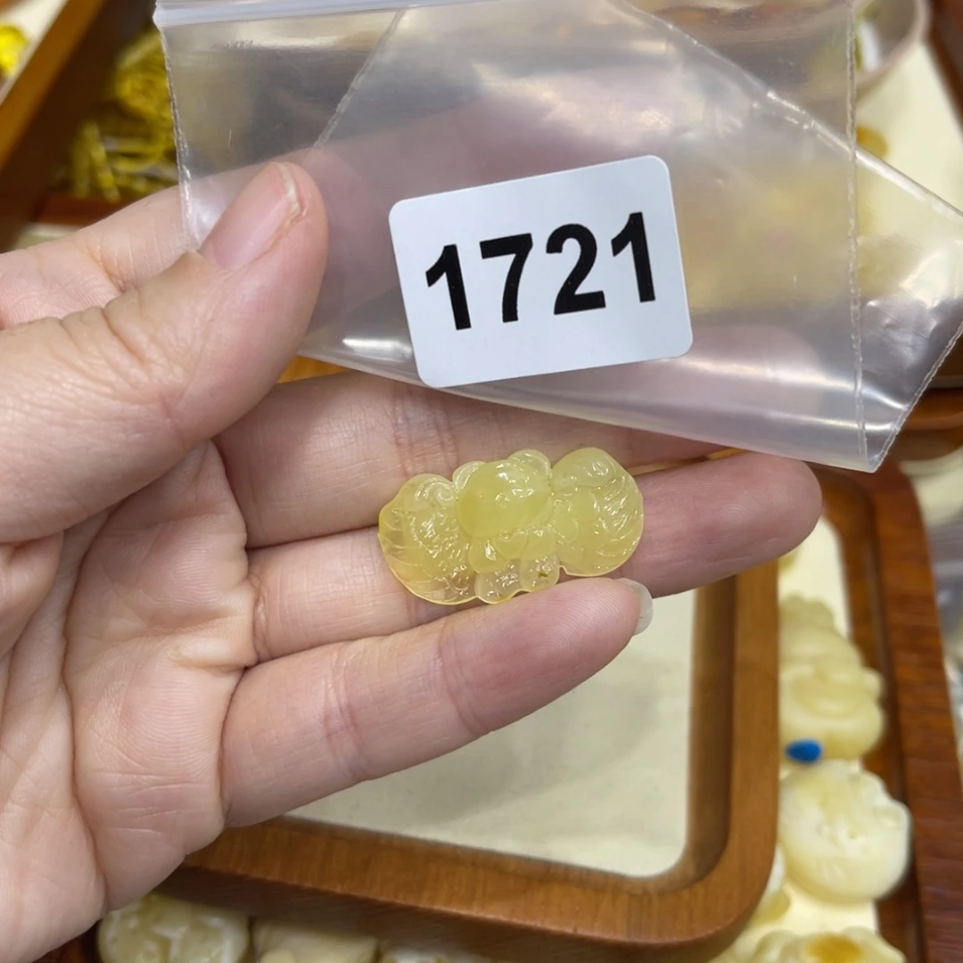 琥珀珠宝奇石未镶嵌