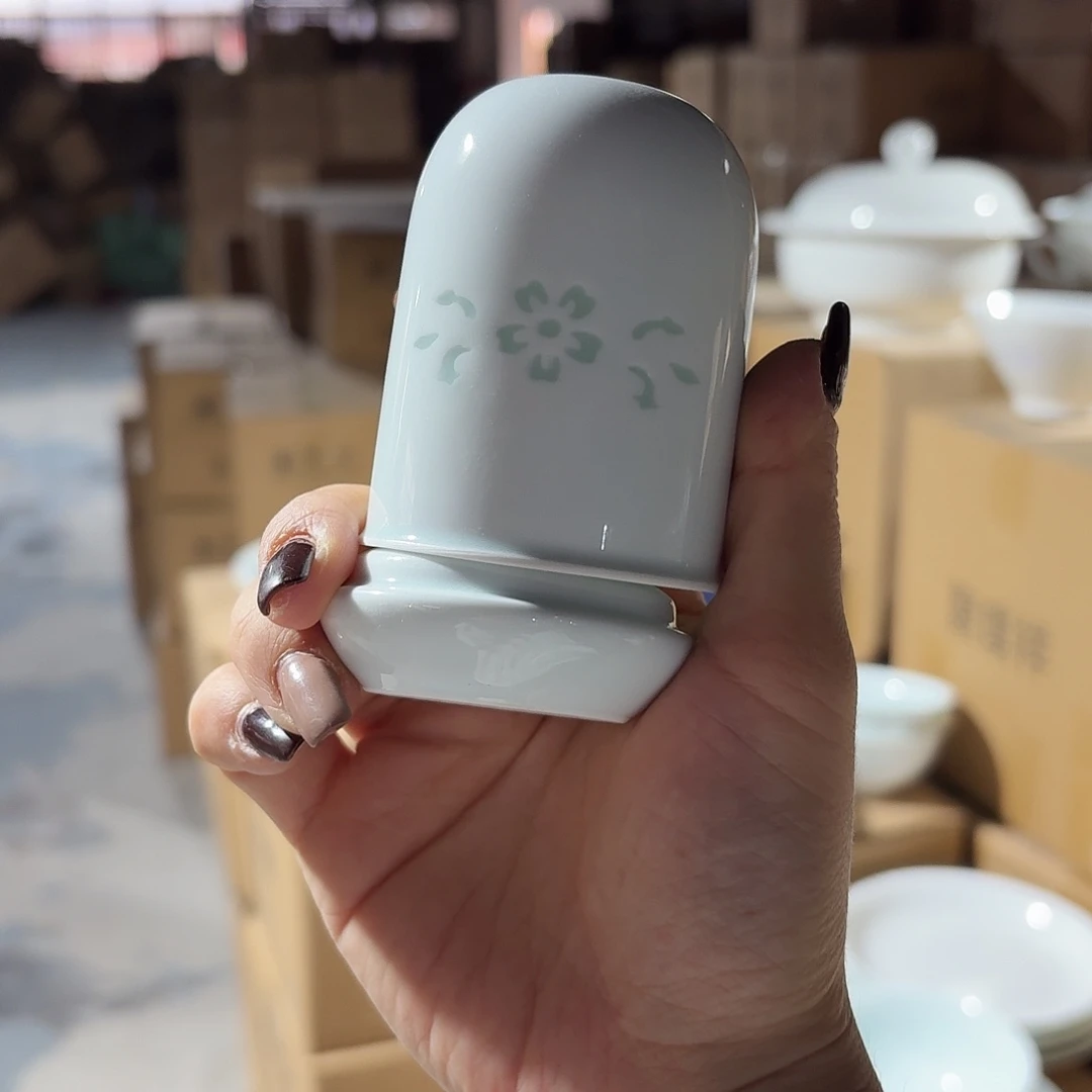 景德镇牙签桶一个