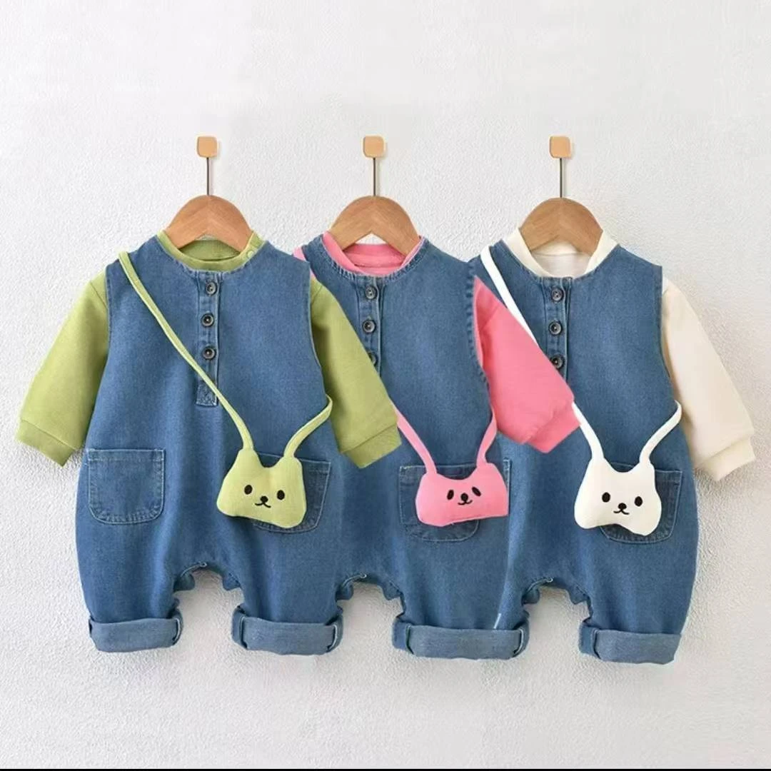 春秋新款宝宝婴儿宽肩牛仔连体哈衣背带裤+内搭简约套装