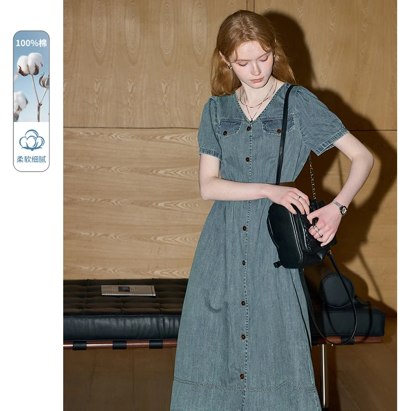 库恩玛维纯棉V领牛仔连衣裙女2025年夏季新款可调节腰带显瘦A字裙