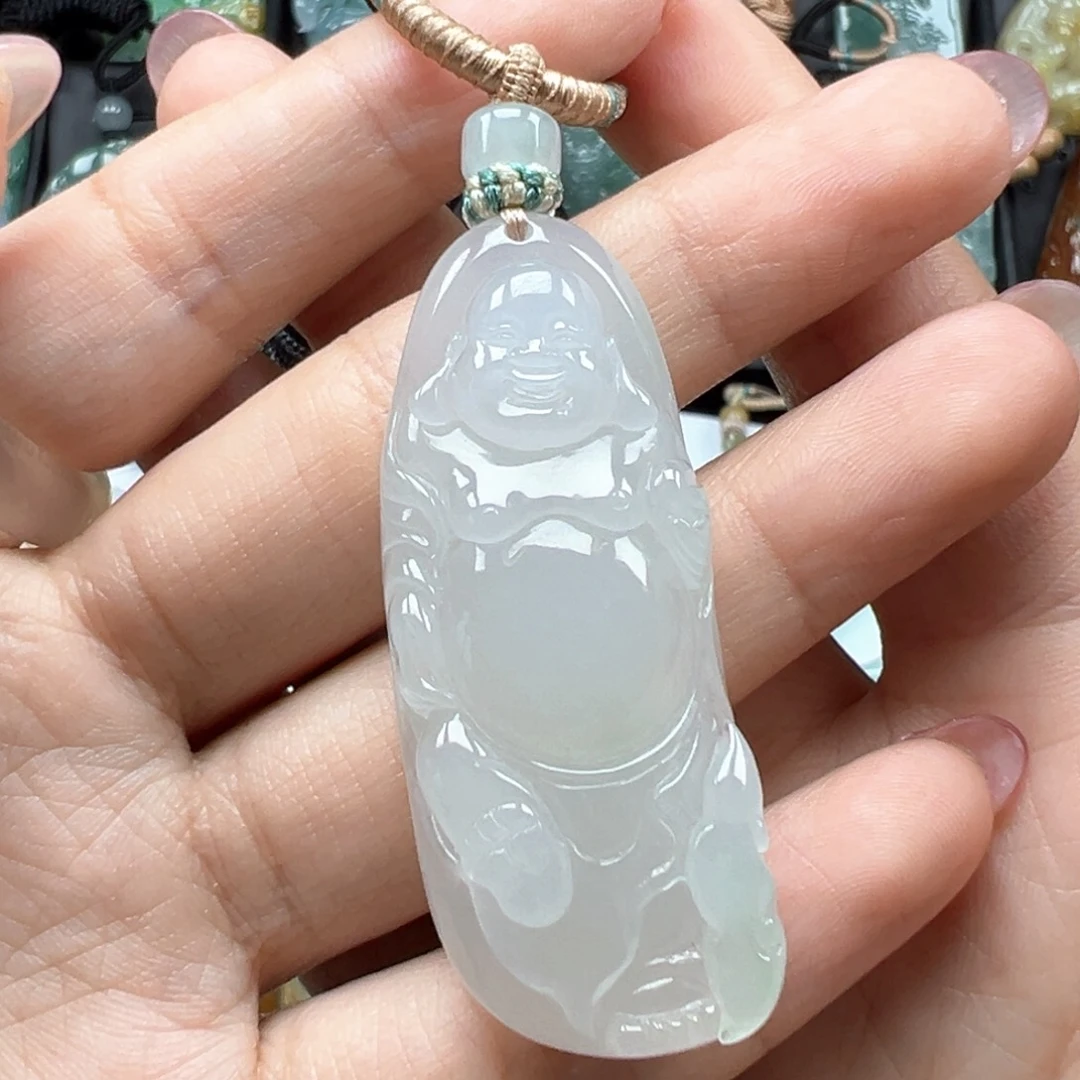 翡翠颈饰未镶嵌佛