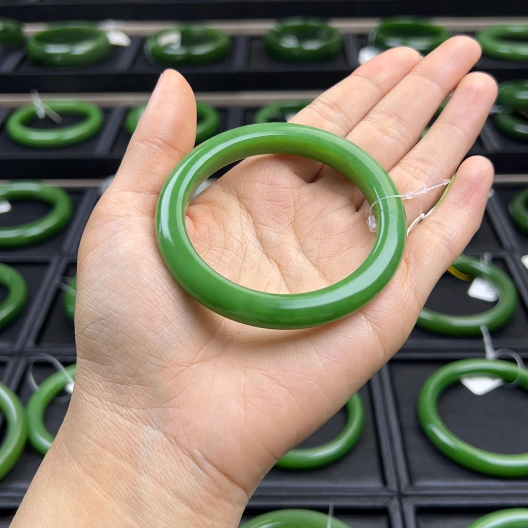 和田玉（碧玉）未镶嵌手镯