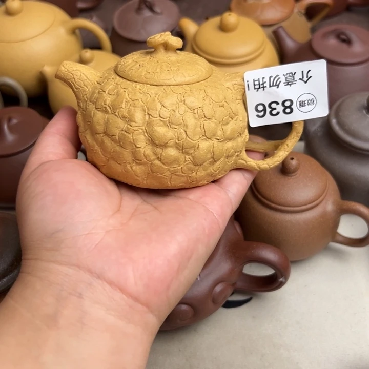 a***¹茶壶紫砂黄金段半手工190cc左右