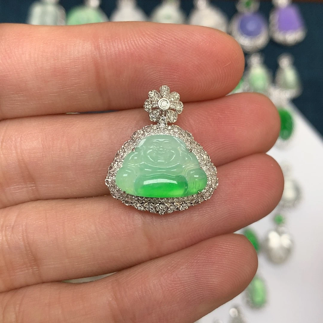 翡翠吊坠(不含链)18K金镶嵌飘绿佛公