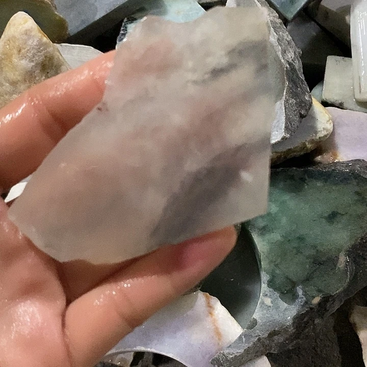 Y***语翡翠裸石翡翠毛料