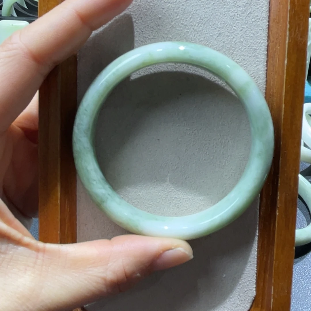 蓝田玉（蛇纹石化大理石玉）手镯未镶嵌率**为