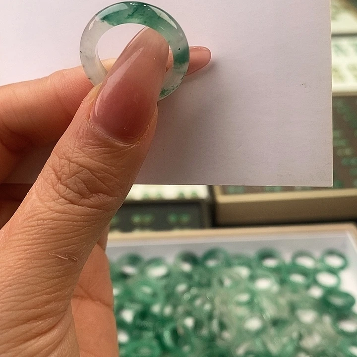 石英质玉（非洲翠）合金戒圈