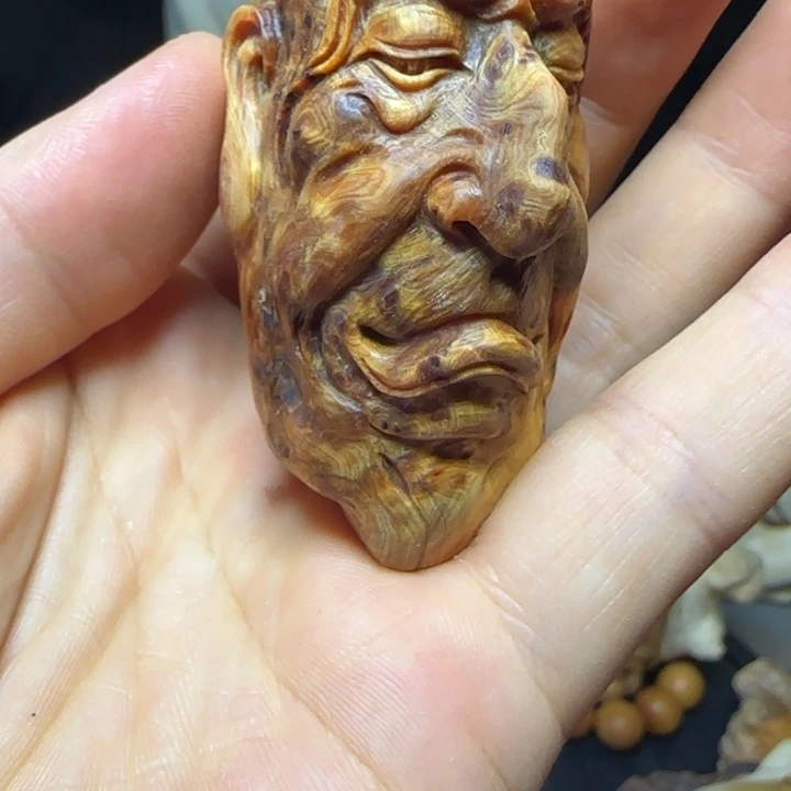 一***年柏木手把件还是摆件