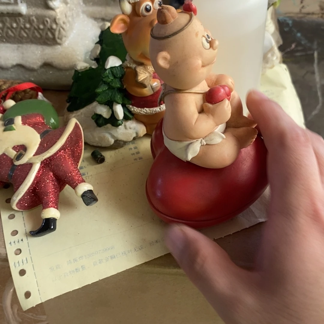 树脂少**多默认微瑕 树脂摆件