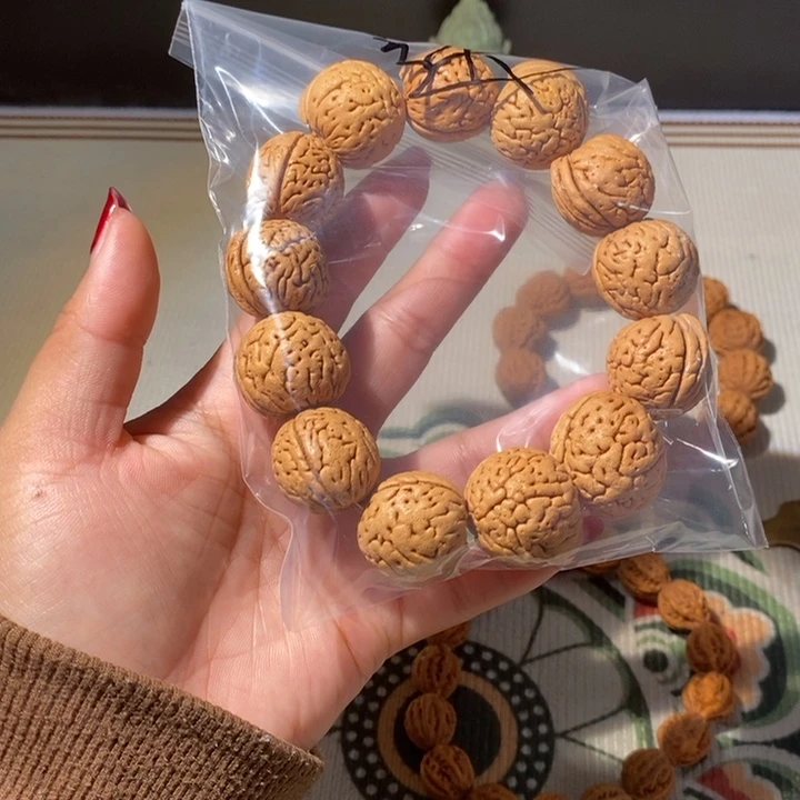 文玩核桃手串E**c……