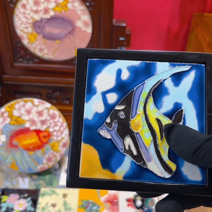 人****瓷片鱼瓷板画作品