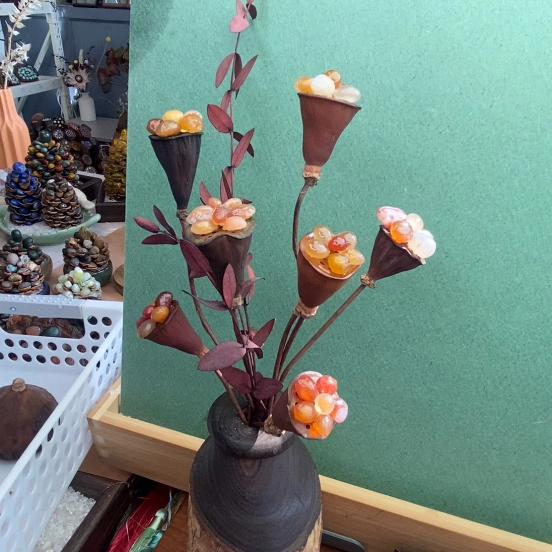 木石院子里的花瓶