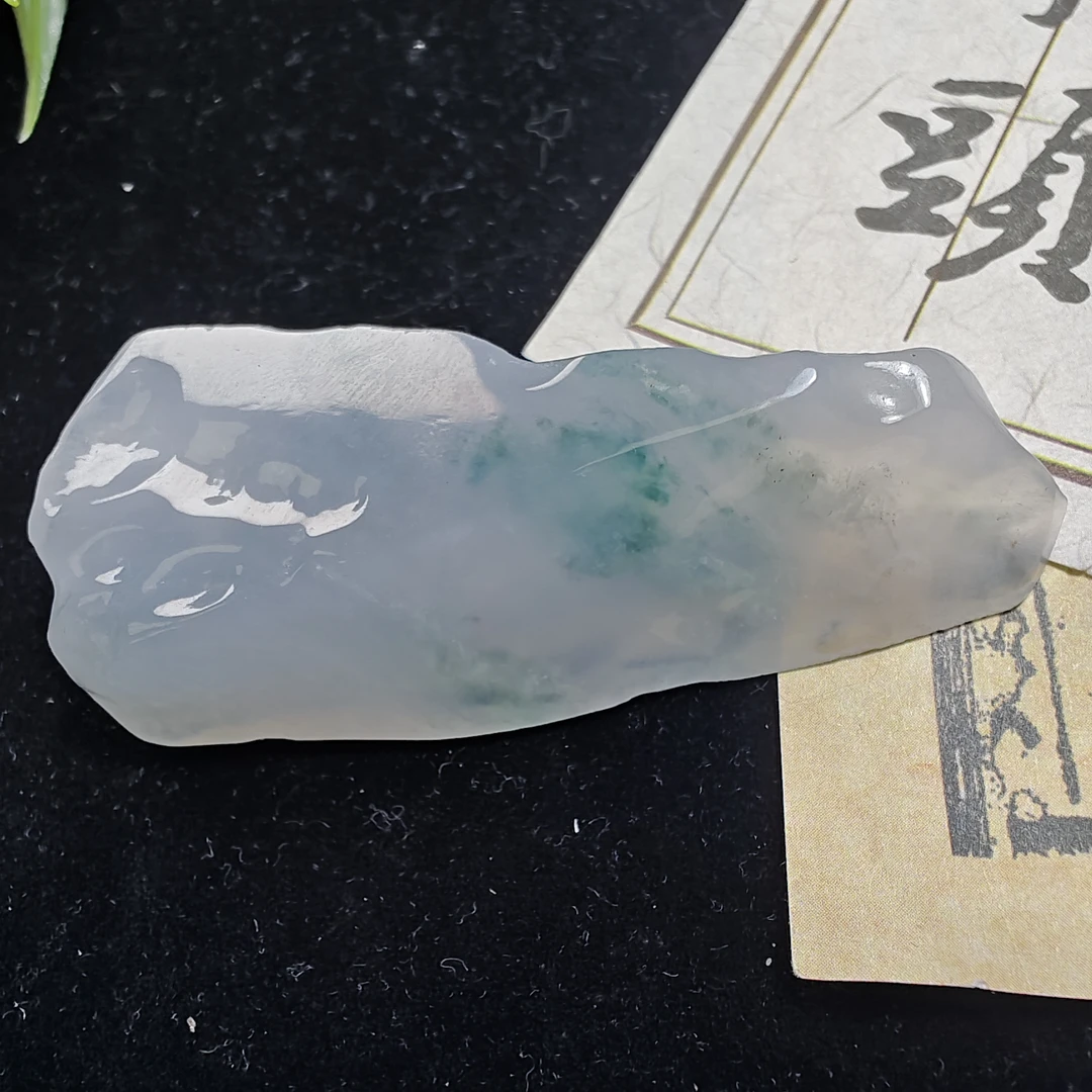 翡翠a货定制冰飘花片料，单材料，可做随行，尺寸57*26*13