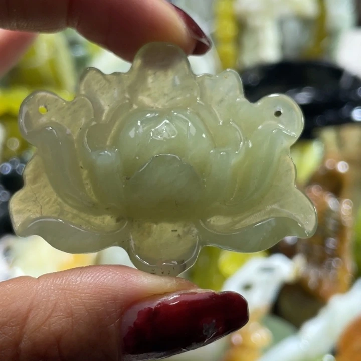 岫玉未镶嵌吊坠吊坠