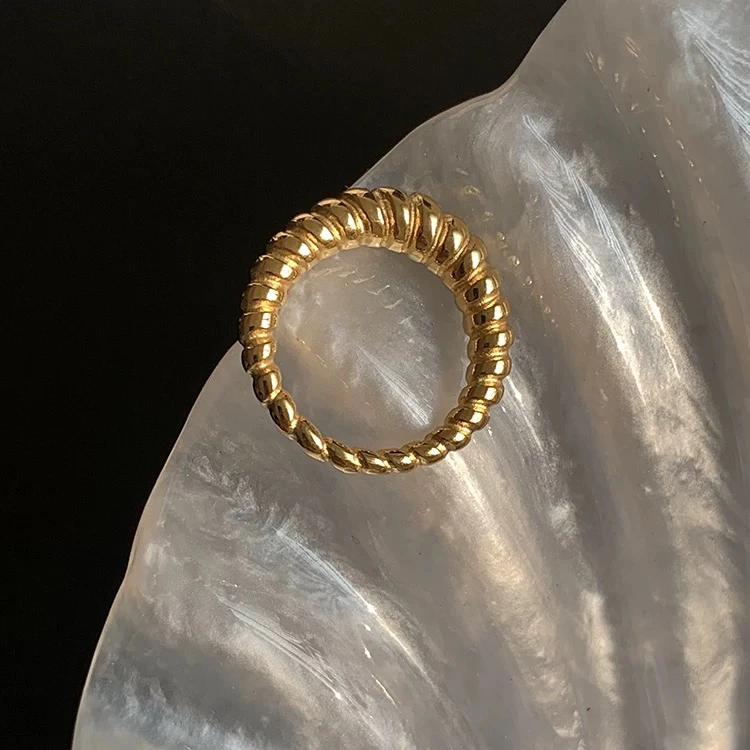 钛钢戒指 牛角包扭花叠戴戒指高级感麻花几何编织带钻指环