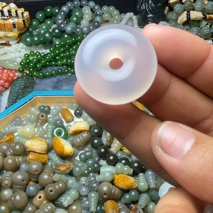 和田玉未镶嵌珠宝半成品