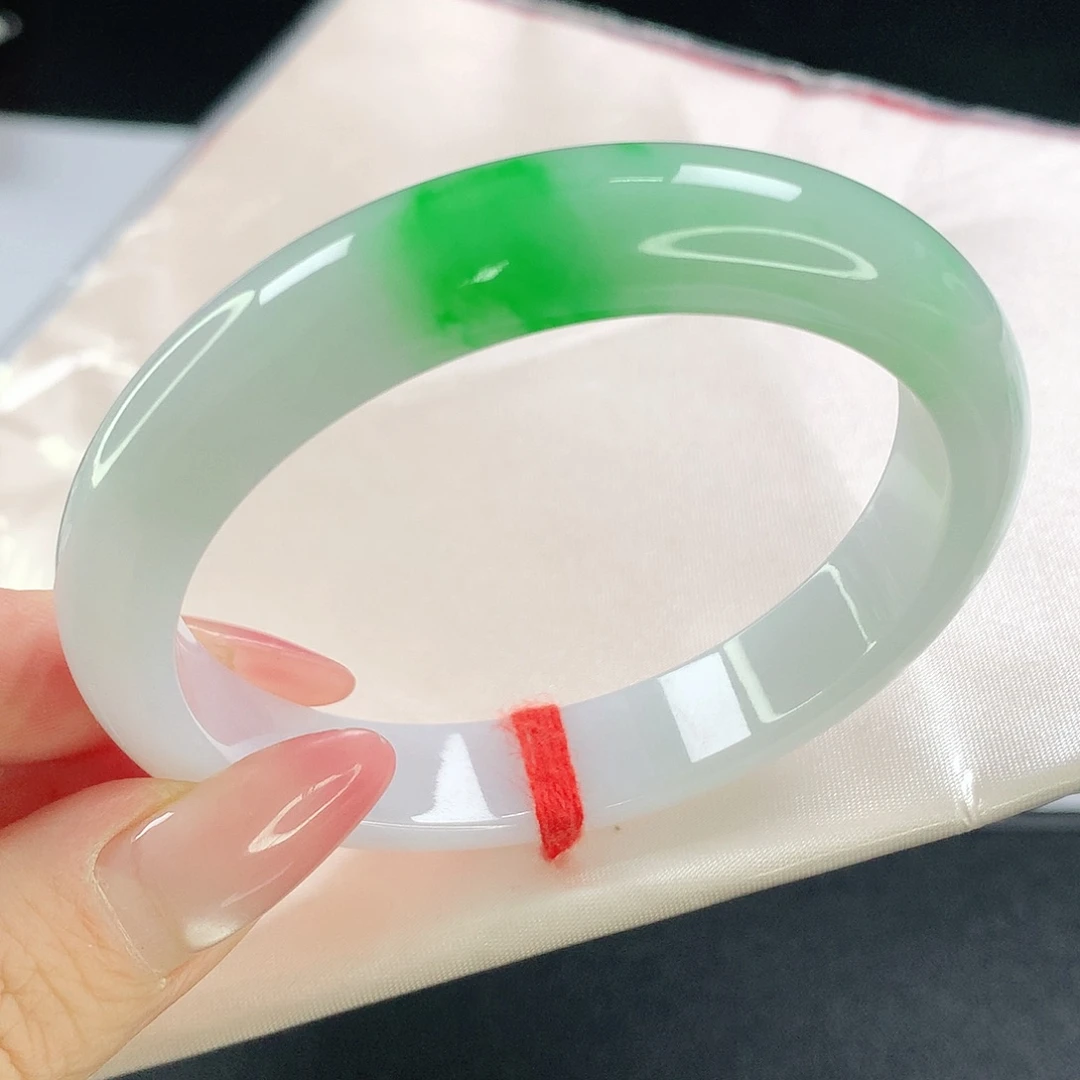 翡翠手镯未镶嵌132翡翠